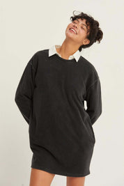 Clara Cozy CrewEmbrace cozy comfort with the Clara Cozy Crew, an oversized sweatshirt dress designed for a relaxed fit. This dress features dropped shoulders and long sleeves, making it perfect for lounging or casual outings. The soft, washed fabric adds