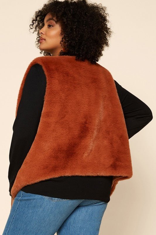 Chestnut Vest - FINAL SALEDESCRIPTION: Curve Selection Faux Fur Vest with Pocket Made In: Imported Content: Washing Instructions: Machine Wash Cold / Hang to Dry Fit: TTSChestnut Vest - FINAL SALE}Style BarSkies Are BlueStyle Bar