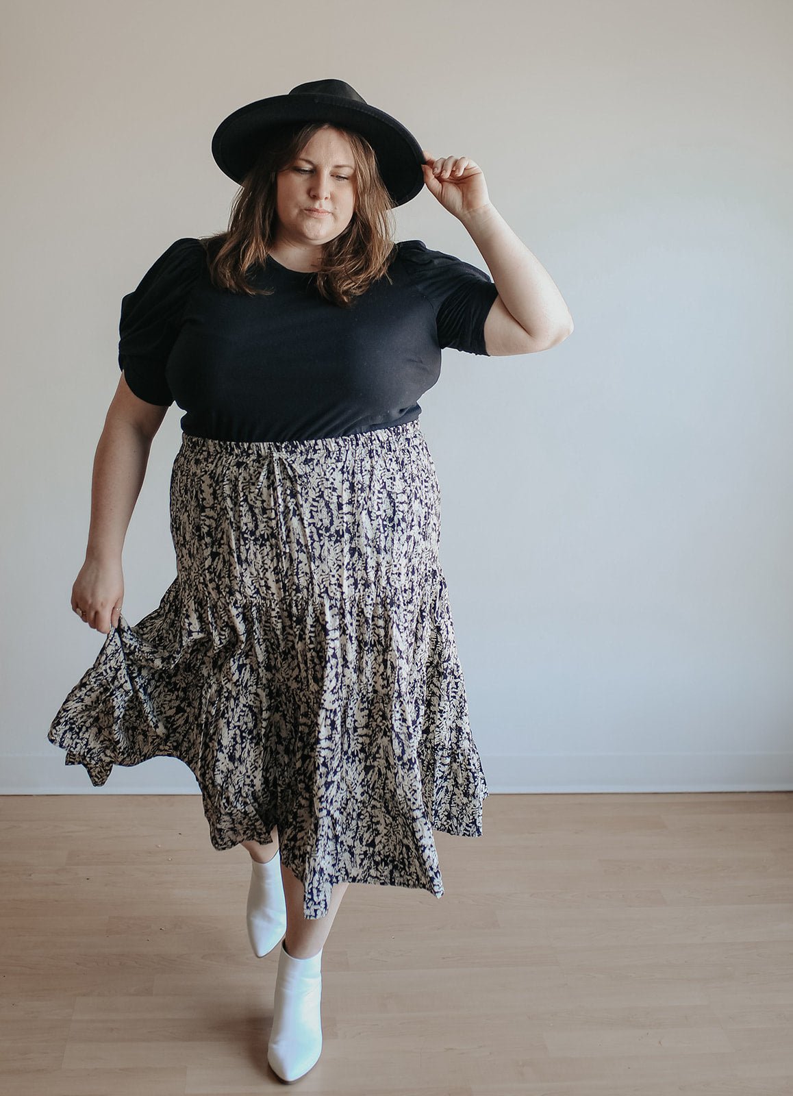 Curve Gardenia Tiered Skirt - FINAL SALEDESCRIPTION: Botanical print midi skirt with tiered hem & elastic waist with tie Made In: Imported Content: 100% Polyester Washing Instructions: Hand Wash Cold / Hang Dry TTS fit. Model is wearing a size 1XCurve Gar