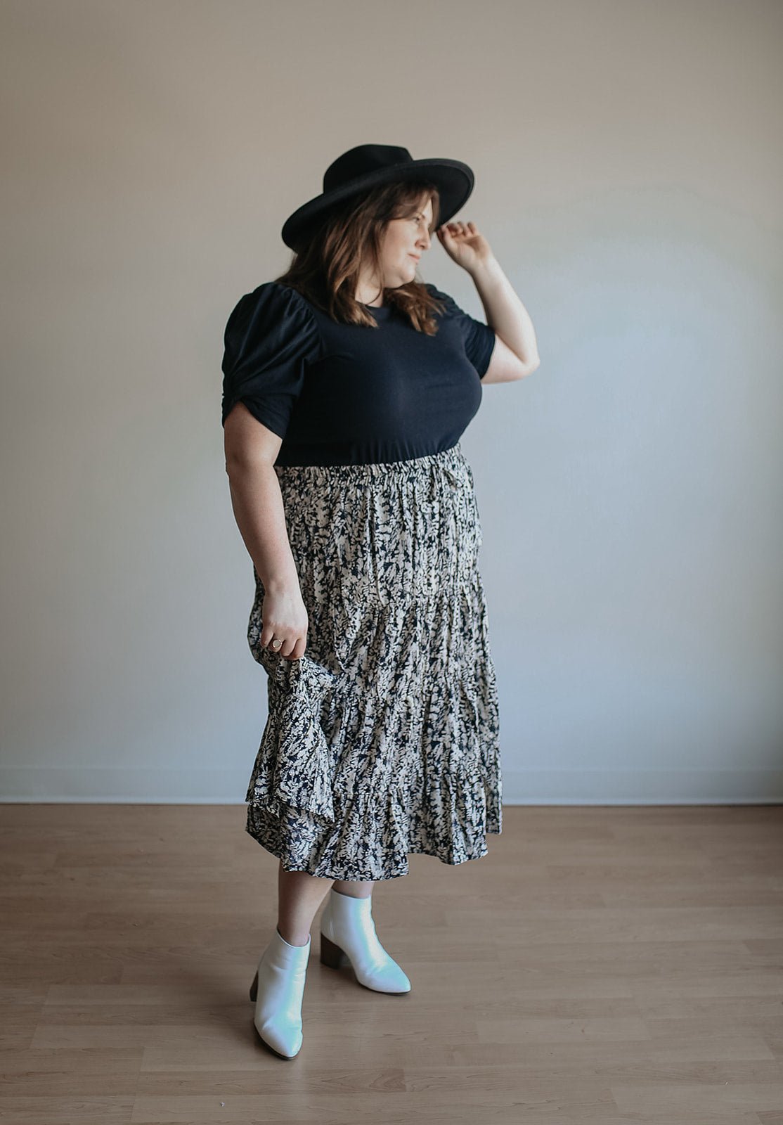 Curve Gardenia Tiered Skirt - FINAL SALEDESCRIPTION: Botanical print midi skirt with tiered hem & elastic waist with tie Made In: Imported Content: 100% Polyester Washing Instructions: Hand Wash Cold / Hang Dry TTS fit. Model is wearing a size 1XCurve Gar