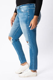 Montana Curve Jean - FINAL SALEDESCRIPTION: High Rise 10.5" rise 30" inseam Made In: Imported Content: 95% Cotton / 4% Polyester / 1% Spandex Washing Instructions: Machine Wash / Hang To DryMontana Curve Jean - FINAL SALE}Style BarKanCanStyle Bar