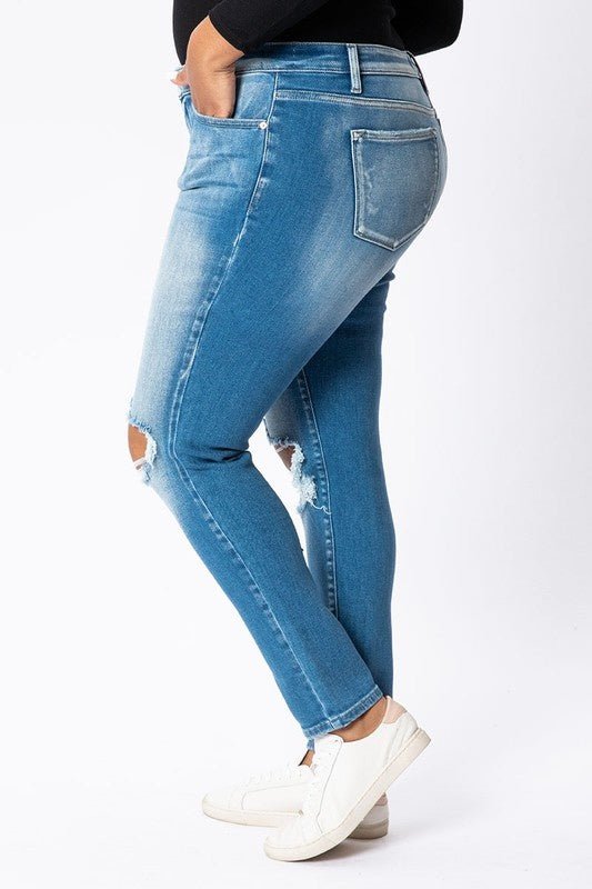 Montana Curve Jean - FINAL SALEDESCRIPTION: High Rise 10.5" rise 30" inseam Made In: Imported Content: 95% Cotton / 4% Polyester / 1% Spandex Washing Instructions: Machine Wash / Hang To DryMontana Curve Jean - FINAL SALE}Style BarKanCanStyle Bar