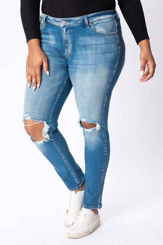 Montana Curve Jean - FINAL SALEDESCRIPTION: High Rise 10.5" rise 30" inseam Made In: Imported Content: 95% Cotton / 4% Polyester / 1% Spandex Washing Instructions: Machine Wash / Hang To DryMontana Curve Jean - FINAL SALE}Style BarKanCanStyle Bar